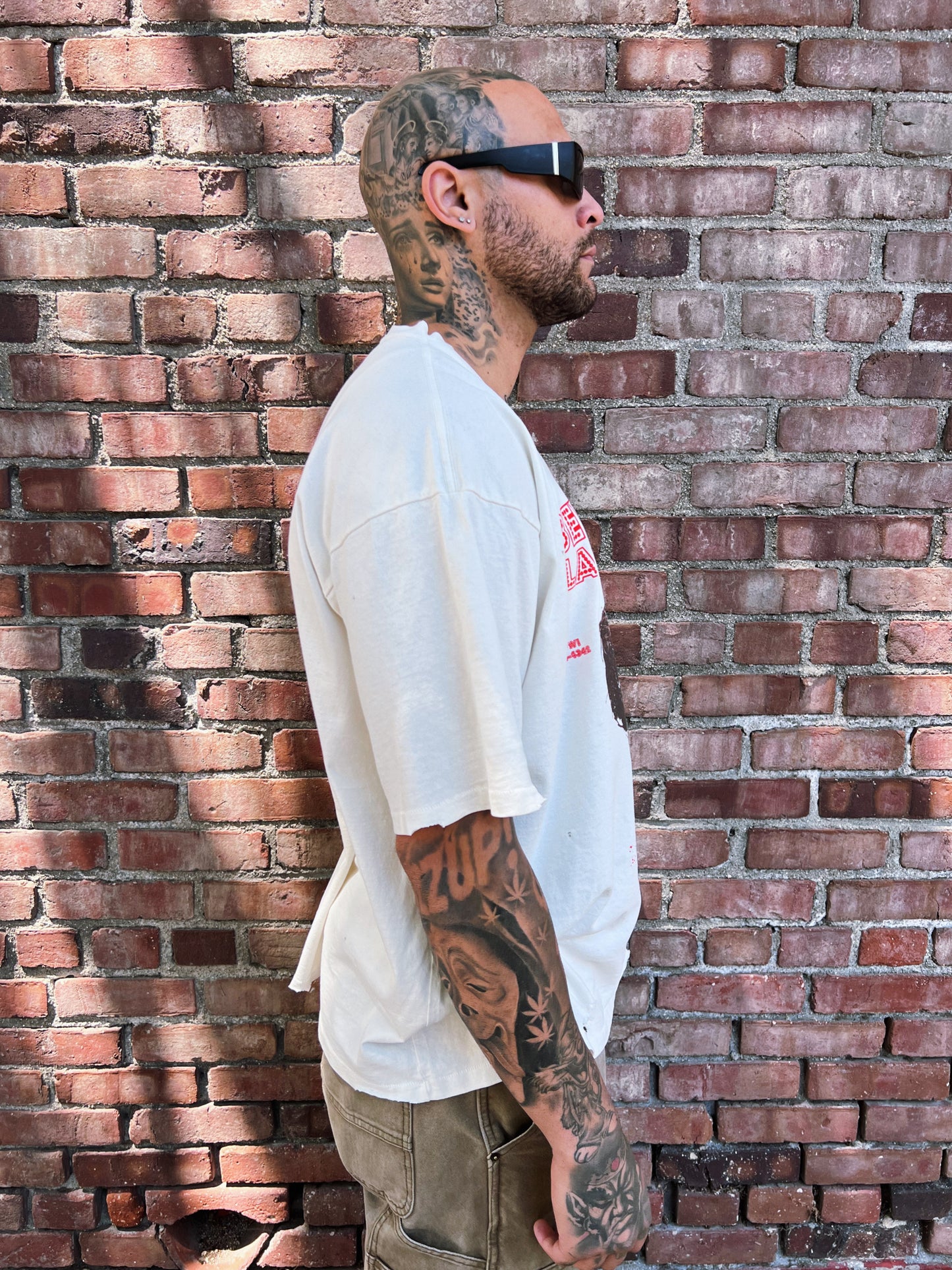 BH-SURGEON-OFF-WHITE-TEE-MODEL-SIDE-2